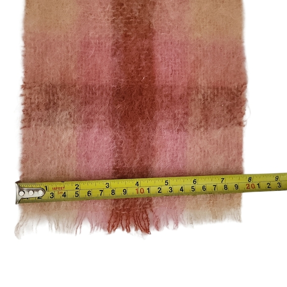 CREAGARAN MILLS Pink Plaid Mohair Fringe Scarf made in Scotland - Picture 3 of 6